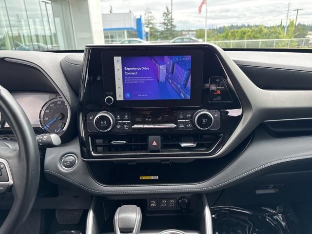 used 2023 Toyota Highlander Hybrid car, priced at $38,995