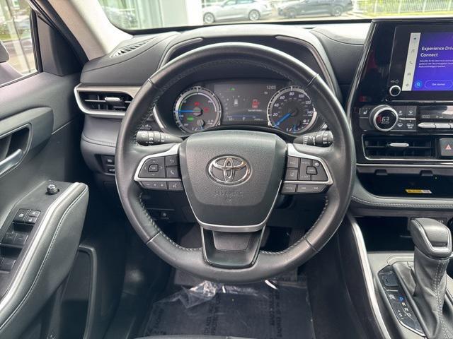 used 2023 Toyota Highlander Hybrid car, priced at $38,995