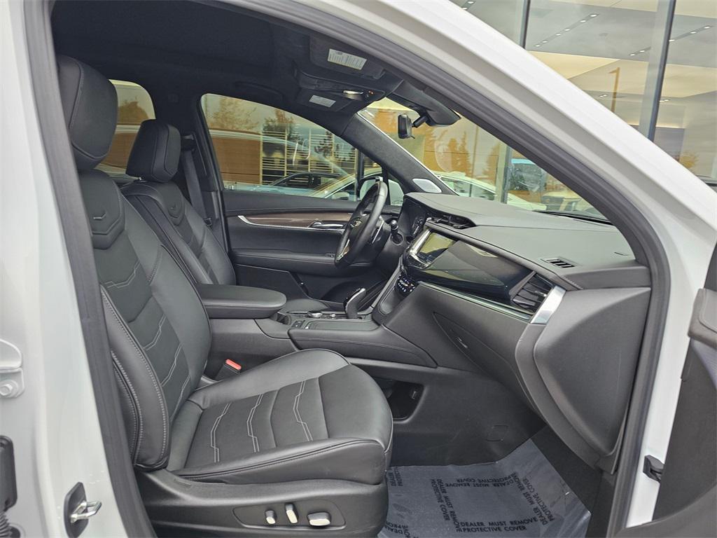 used 2023 Cadillac XT6 car, priced at $46,800