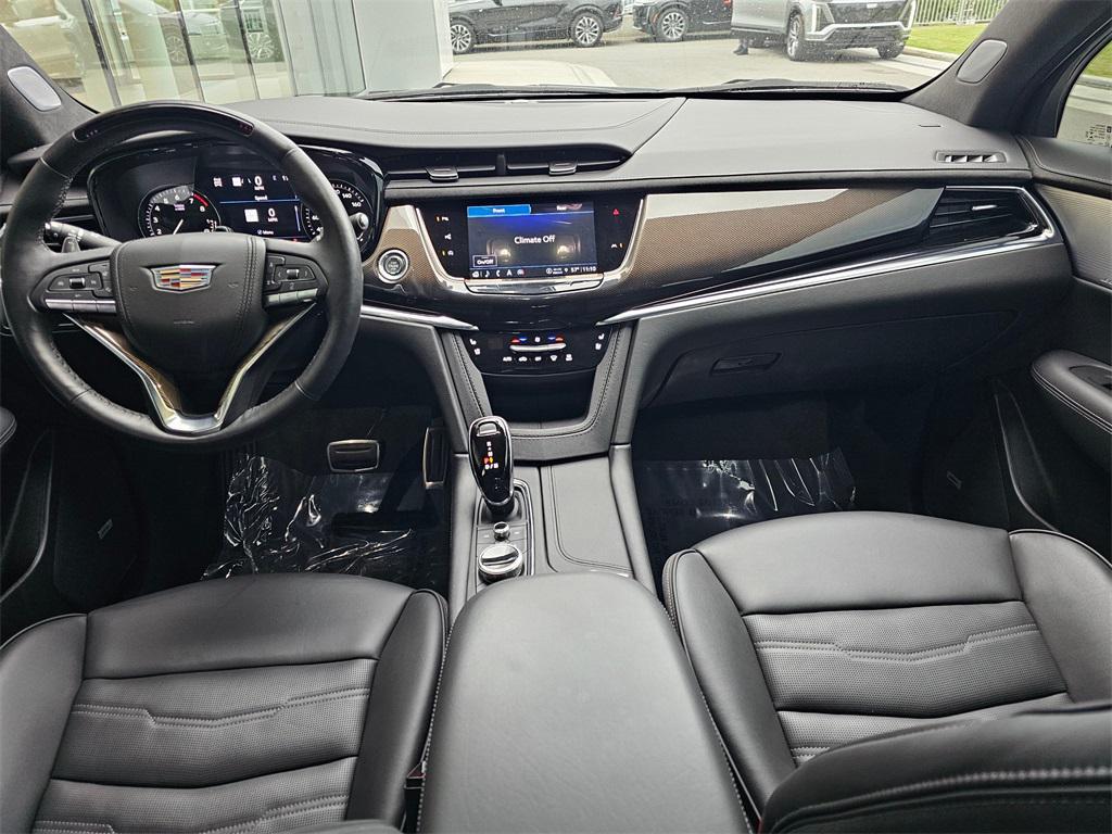 used 2023 Cadillac XT6 car, priced at $46,800