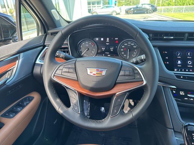 new 2025 Cadillac XT5 car, priced at $58,290