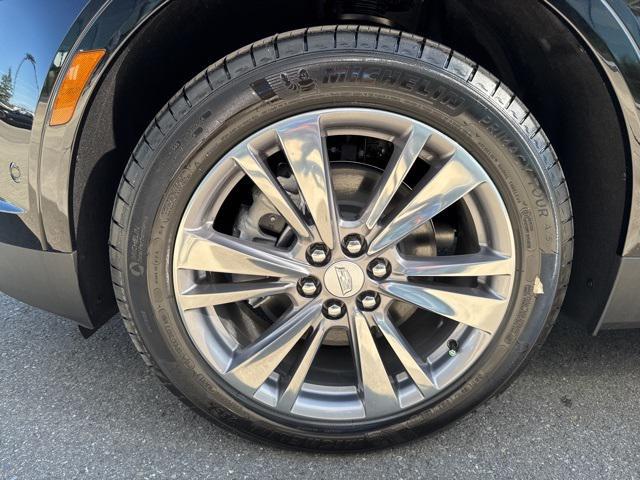 new 2025 Cadillac XT5 car, priced at $58,290