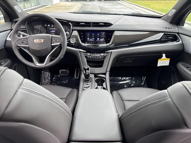 new 2025 Cadillac XT6 car, priced at $65,440