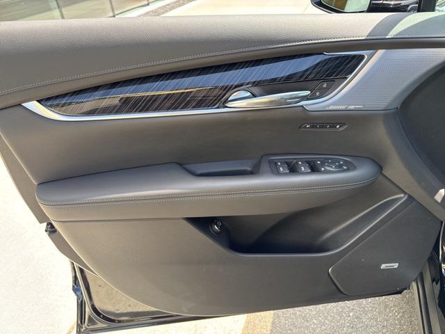 new 2025 Cadillac XT6 car, priced at $60,315