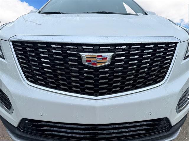 new 2025 Cadillac XT5 car, priced at $53,215