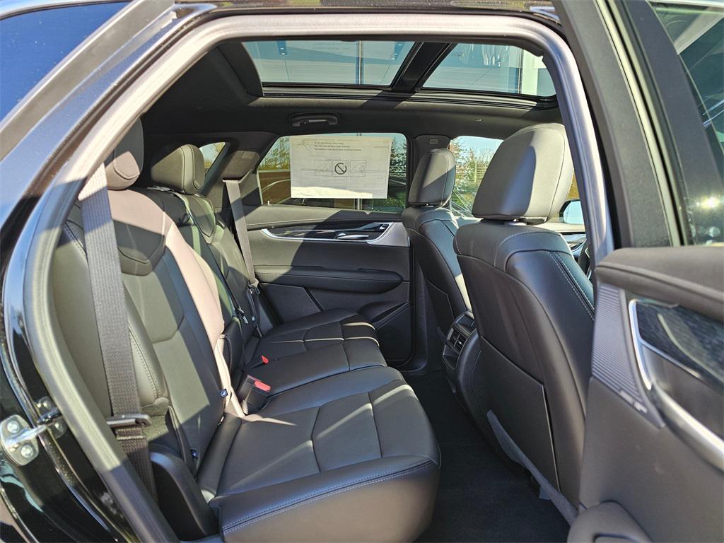 new 2025 Cadillac XT5 car, priced at $56,990