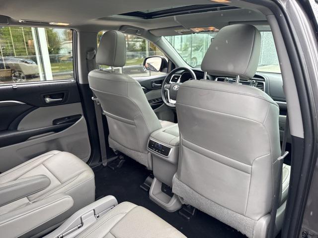 used 2019 Toyota Highlander Hybrid car, priced at $36,852