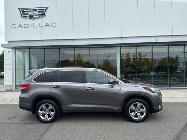 used 2019 Toyota Highlander Hybrid car, priced at $36,852