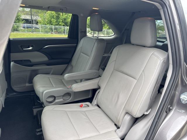 used 2019 Toyota Highlander Hybrid car, priced at $36,852