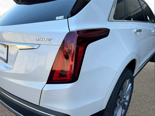 new 2025 Cadillac XT5 car, priced at $55,215