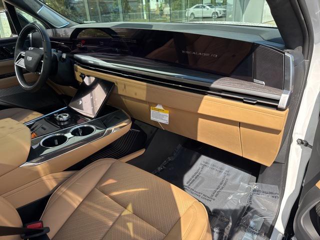 new 2025 Cadillac Escalade IQ car, priced at $153,685