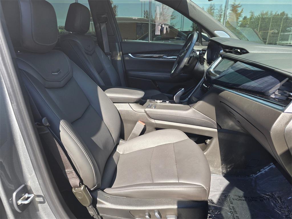 used 2024 Cadillac XT6 car, priced at $46,800