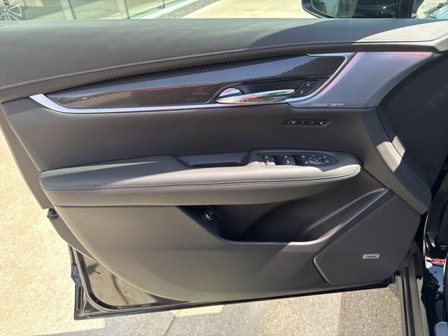 new 2025 Cadillac XT6 car, priced at $65,865