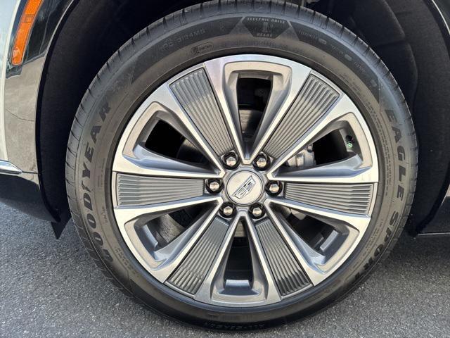 new 2026 Cadillac VISTIQ car, priced at $79,090