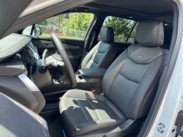 new 2025 Cadillac XT6 car, priced at $53,915
