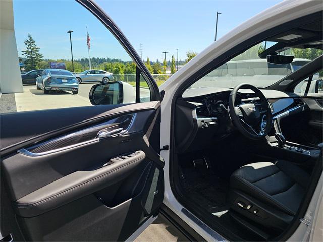 used 2025 Cadillac XT6 car, priced at $55,895