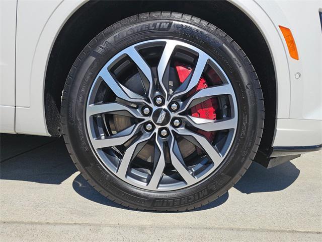 used 2025 Cadillac XT6 car, priced at $55,895