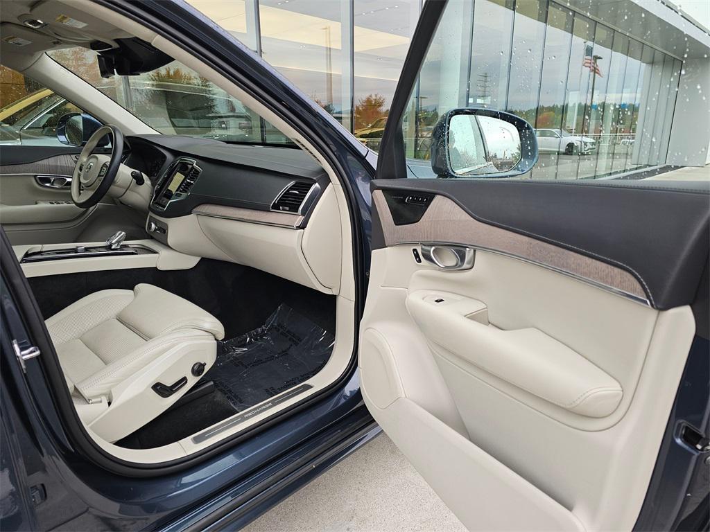 used 2021 Volvo XC90 Recharge Plug-In Hybrid car, priced at $38,995