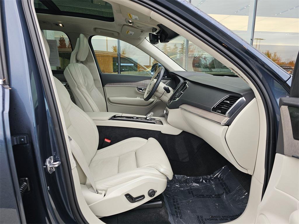 used 2021 Volvo XC90 Recharge Plug-In Hybrid car, priced at $38,995