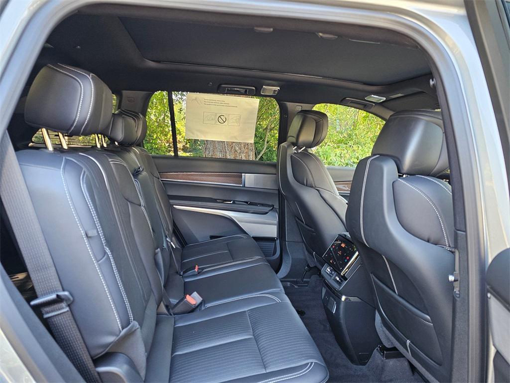 new 2026 Cadillac VISTIQ car, priced at $79,590