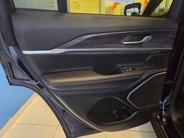 used 2023 Jeep Grand Cherokee car, priced at $25,877