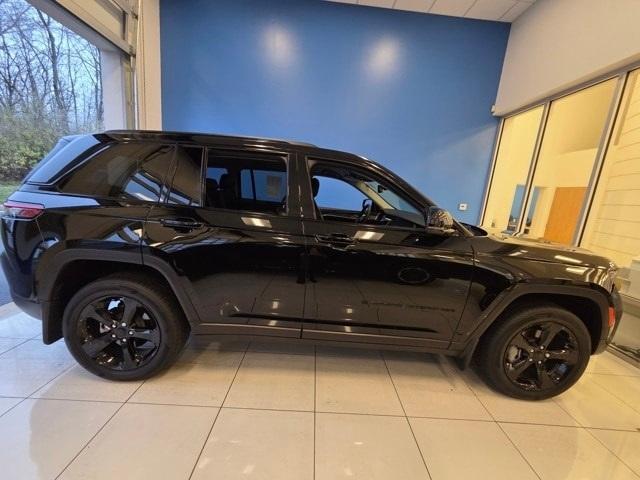 used 2023 Jeep Grand Cherokee car, priced at $25,877