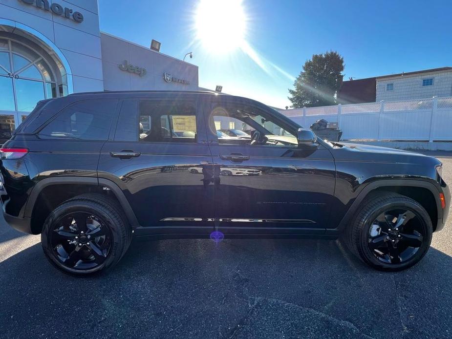 new 2025 Jeep Grand Cherokee car, priced at $44,495