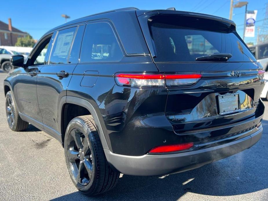 new 2025 Jeep Grand Cherokee car, priced at $44,495