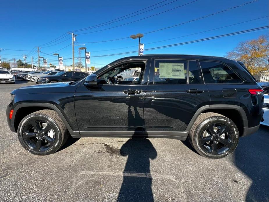 new 2025 Jeep Grand Cherokee car, priced at $44,495