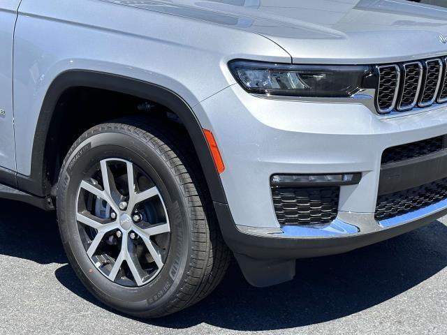 new 2024 Jeep Grand Cherokee L car, priced at $39,495