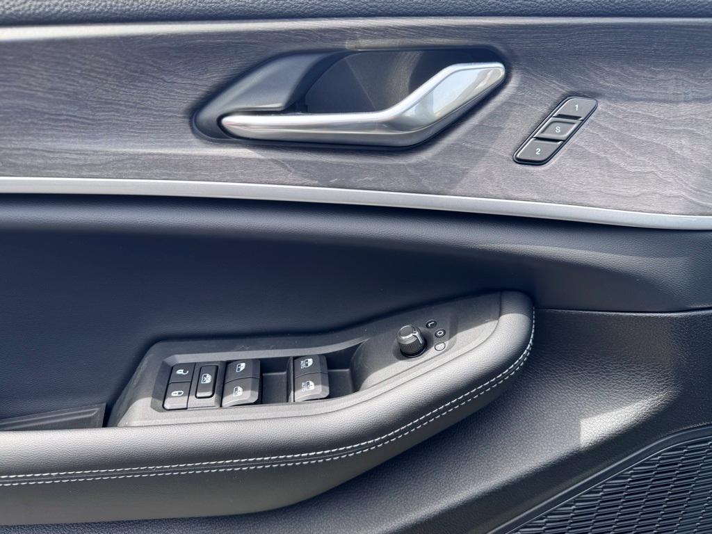 new 2025 Jeep Grand Cherokee L car, priced at $43,950