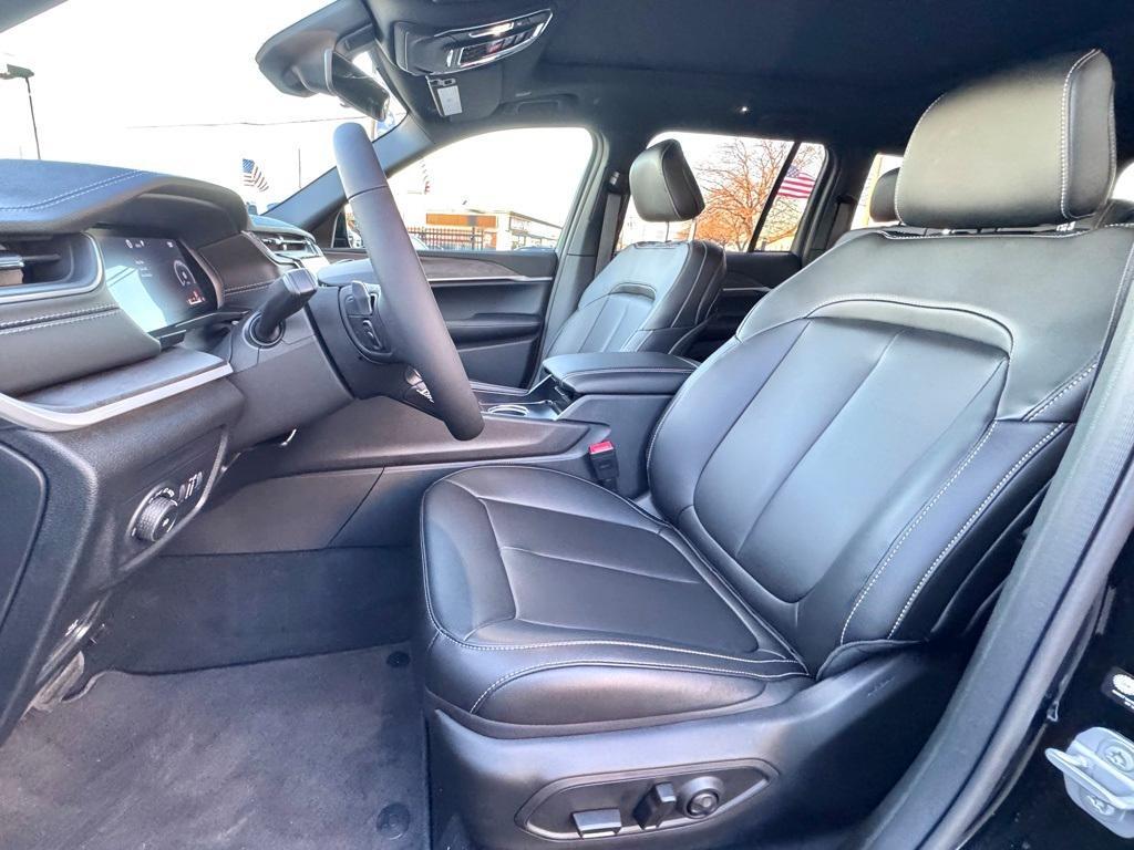 new 2025 Jeep Grand Cherokee car, priced at $48,185