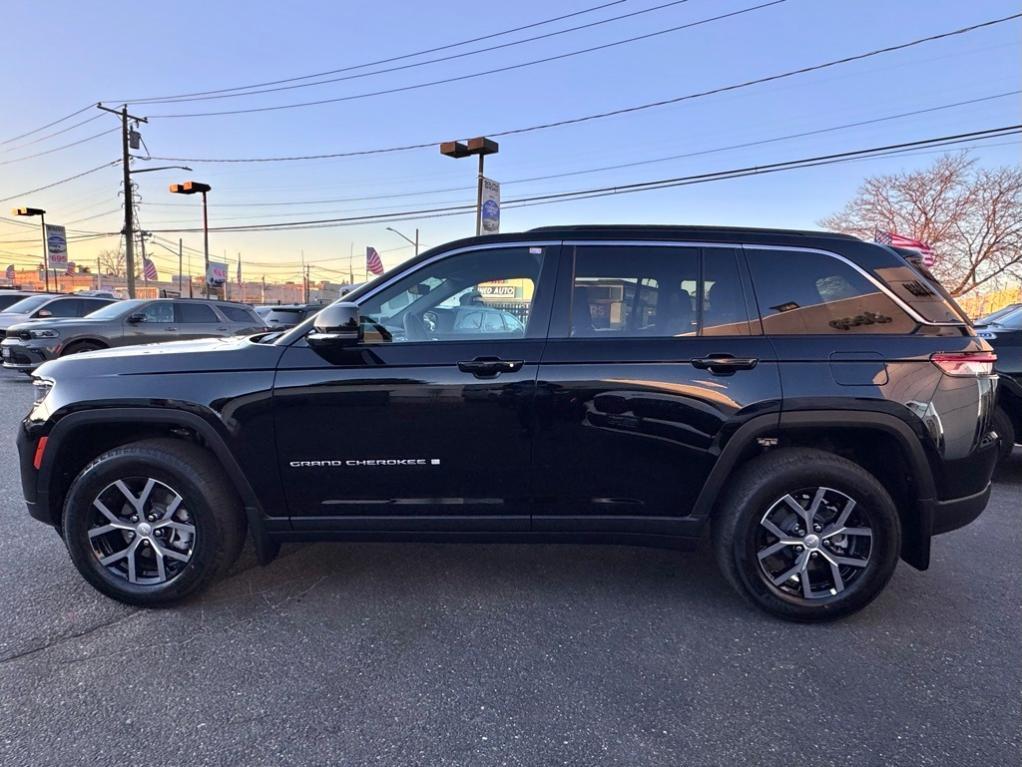 new 2025 Jeep Grand Cherokee car, priced at $48,185