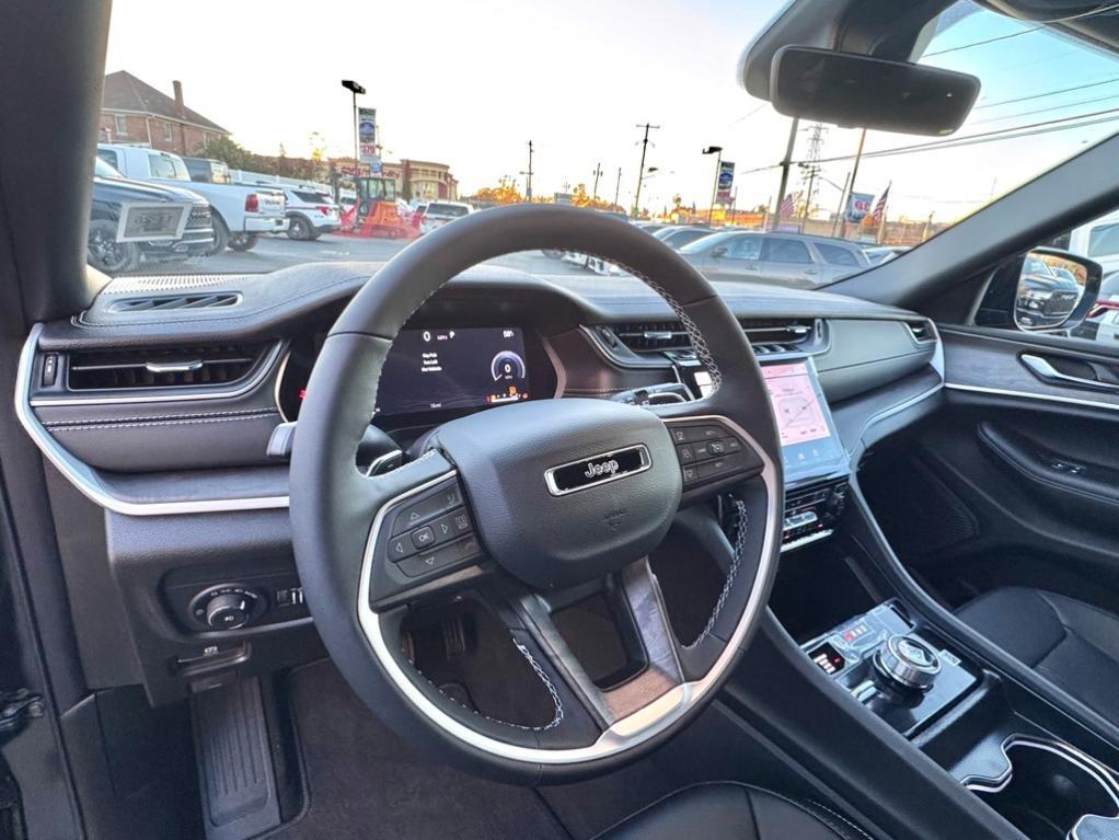 new 2025 Jeep Grand Cherokee car, priced at $48,185