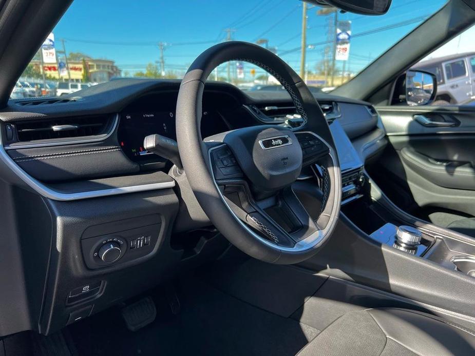 used 2024 Jeep Grand Cherokee car, priced at $34,995