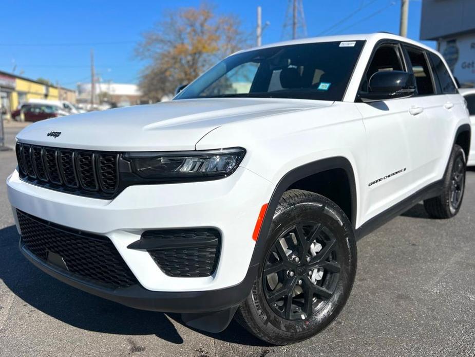 used 2024 Jeep Grand Cherokee car, priced at $34,995