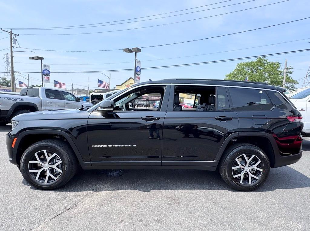 new 2025 Jeep Grand Cherokee L car, priced at $49,037