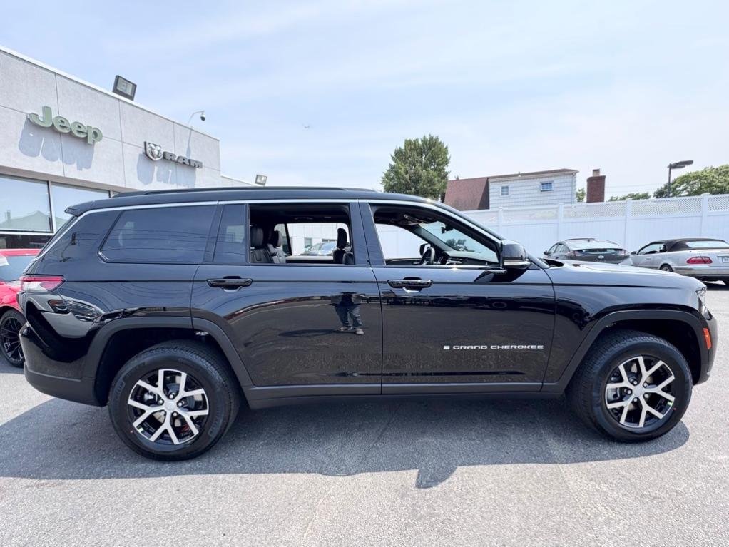 new 2025 Jeep Grand Cherokee L car, priced at $49,037