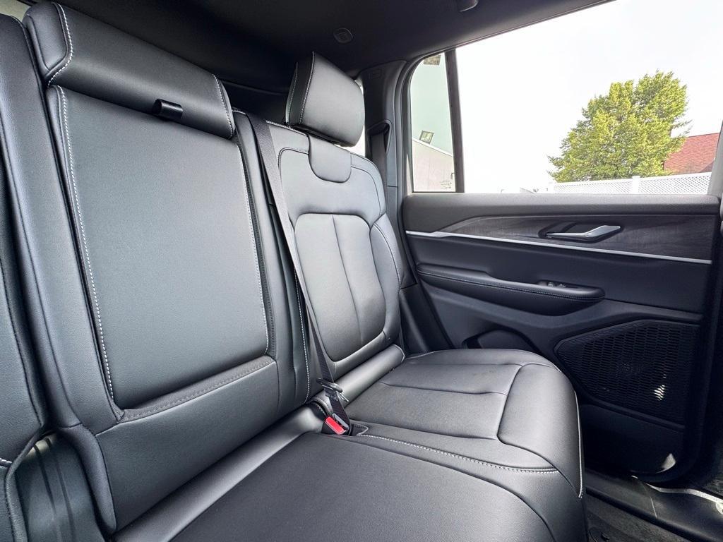 new 2025 Jeep Grand Cherokee car, priced at $44,950