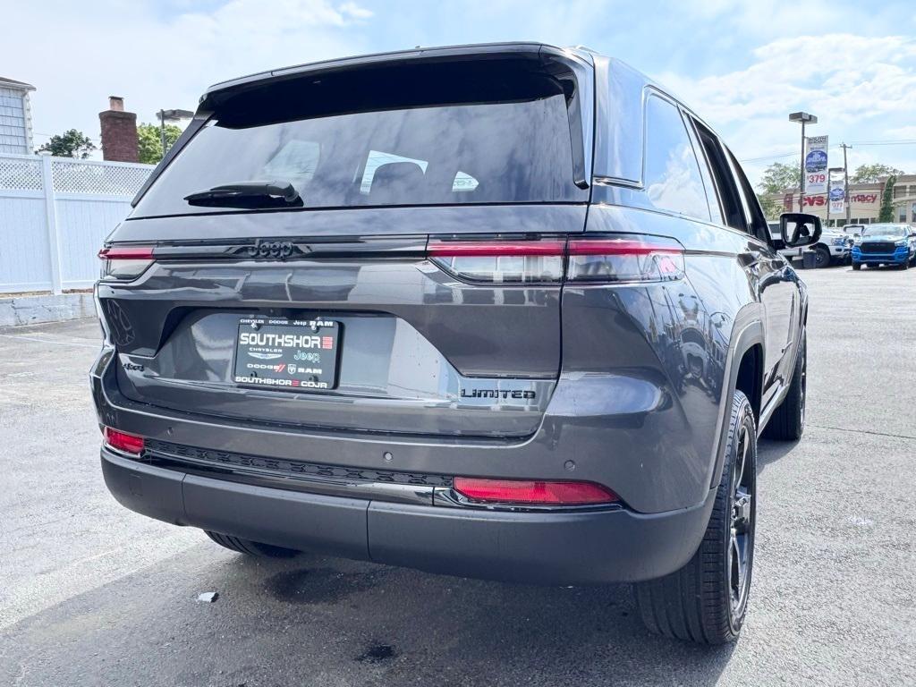 new 2025 Jeep Grand Cherokee car, priced at $44,950