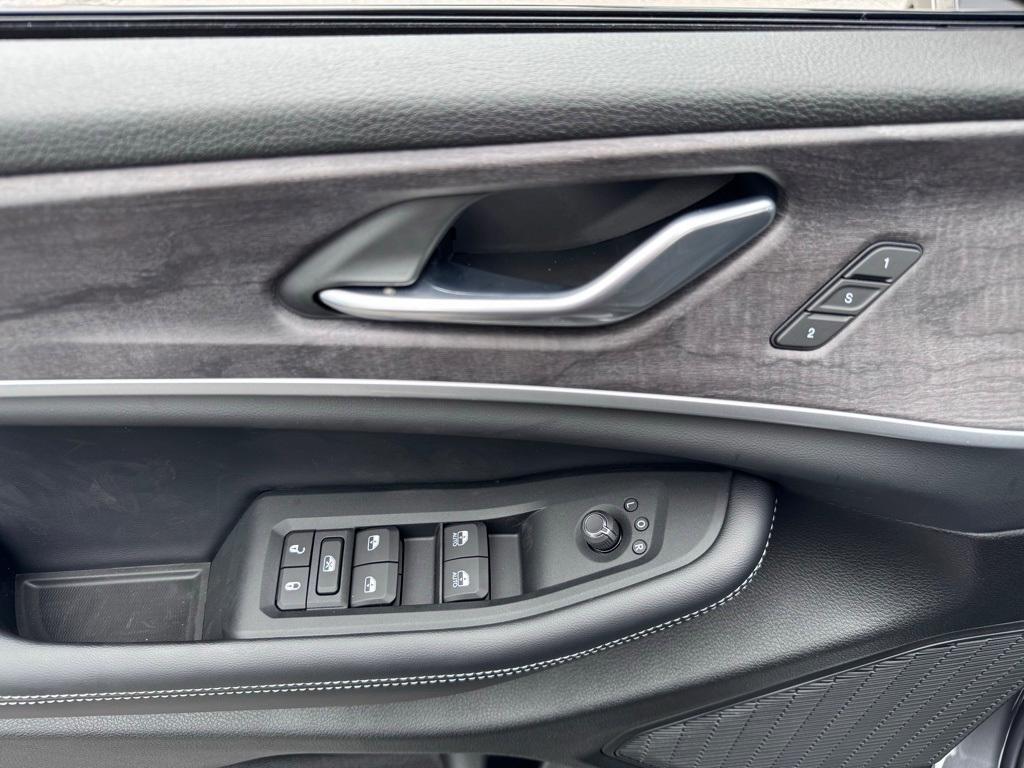 new 2025 Jeep Grand Cherokee L car, priced at $51,762
