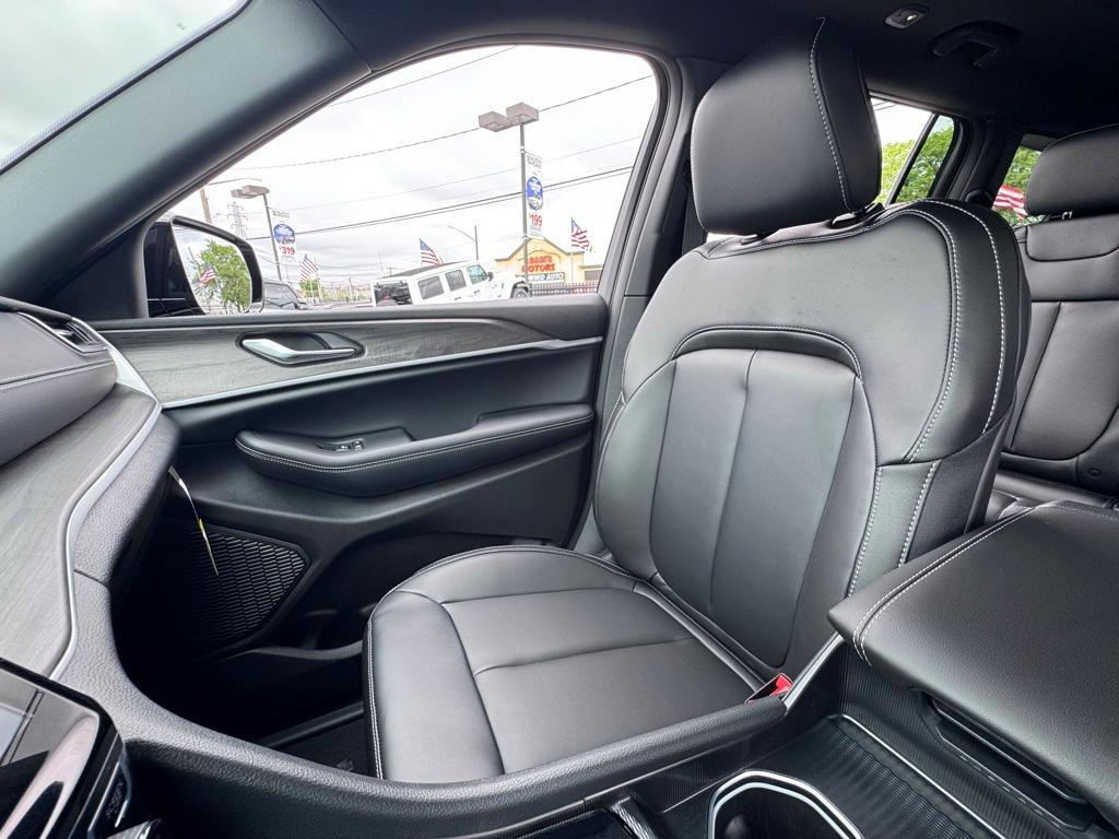 new 2025 Jeep Grand Cherokee L car, priced at $51,762