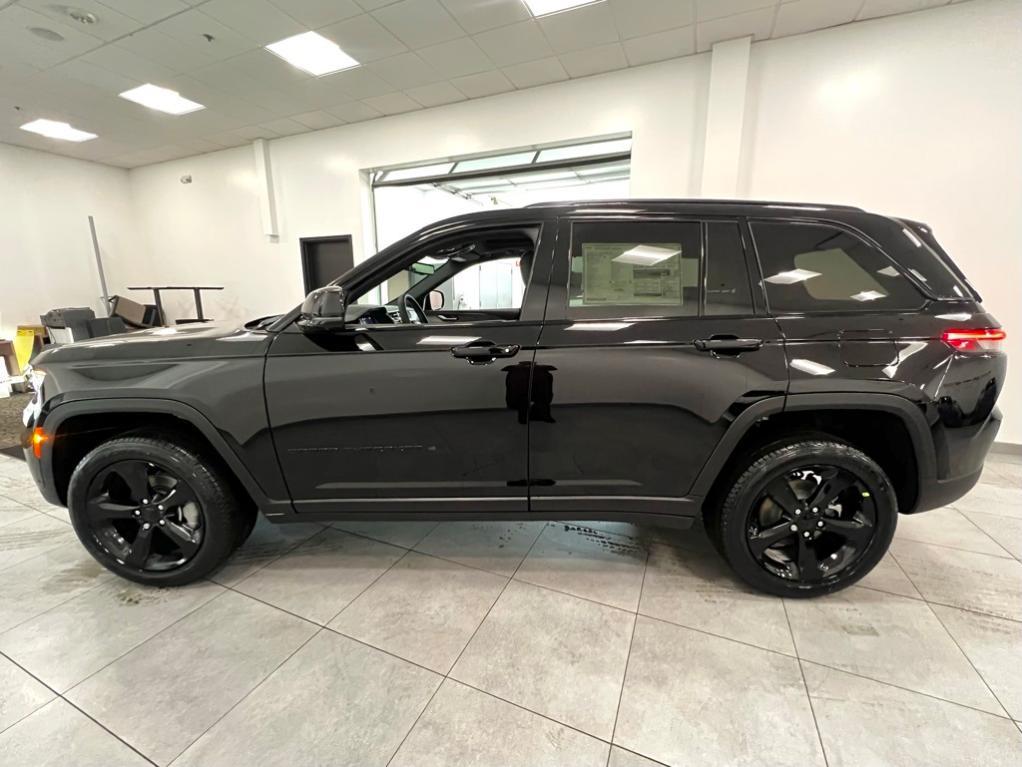 new 2025 Jeep Grand Cherokee car, priced at $57,093