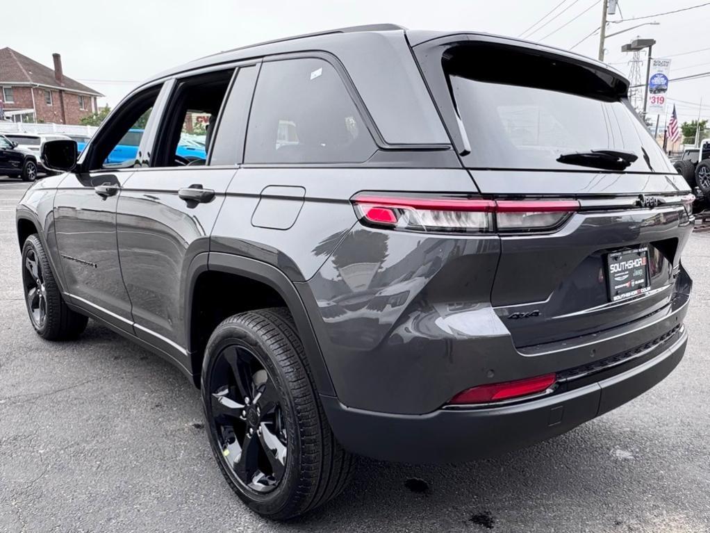 new 2025 Jeep Grand Cherokee car, priced at $44,950