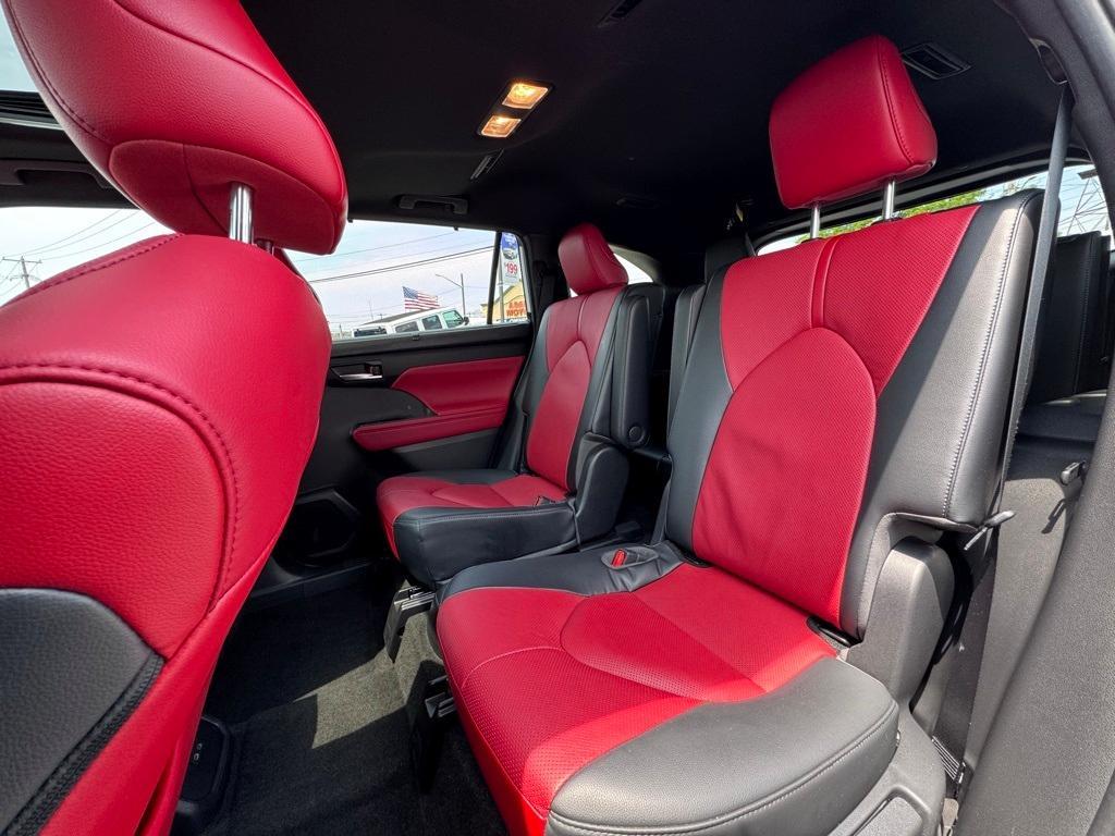 used 2023 Toyota Highlander car, priced at $39,850