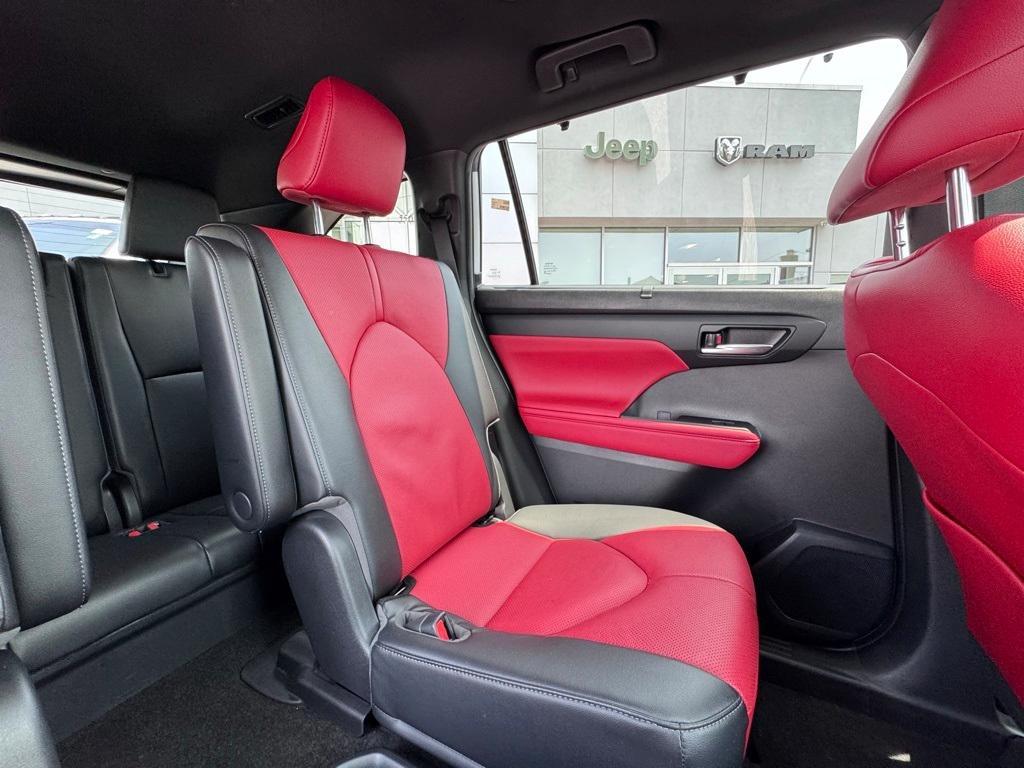 used 2023 Toyota Highlander car, priced at $39,850