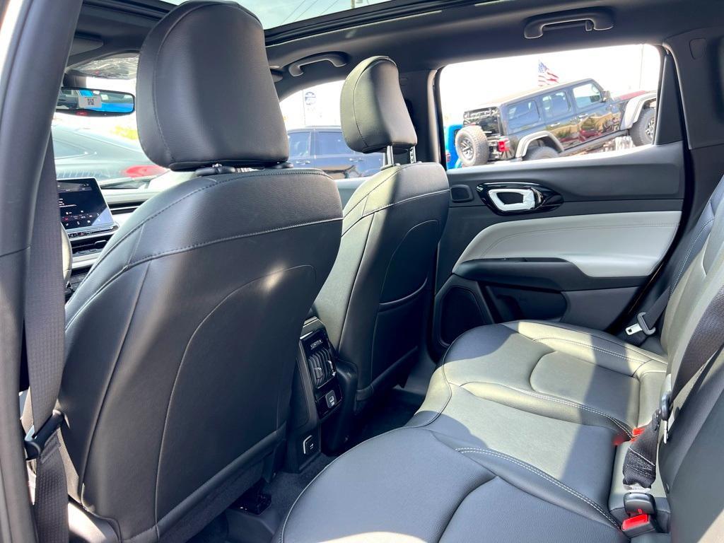 new 2025 Jeep Compass car, priced at $33,358