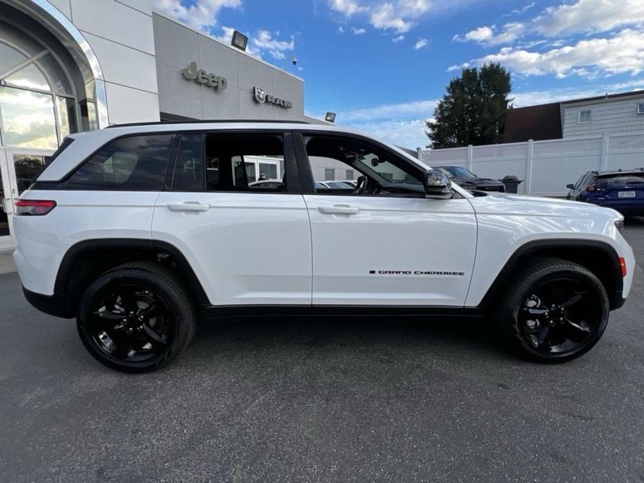 new 2025 Jeep Grand Cherokee car, priced at $43,350