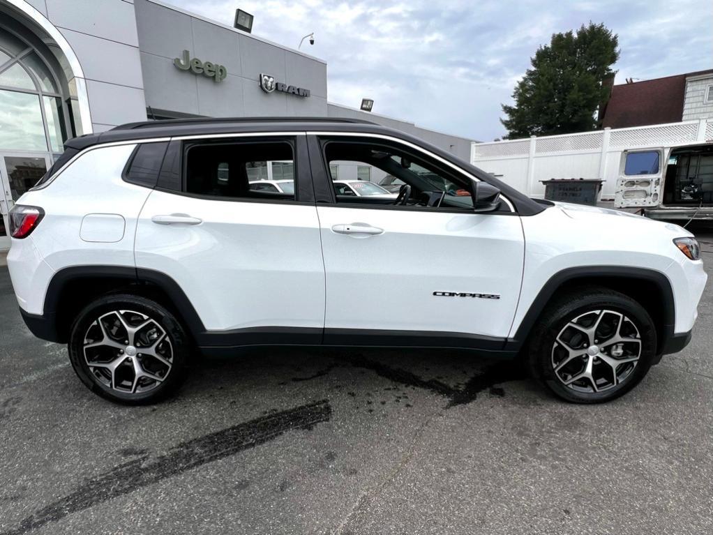 new 2024 Jeep Compass car, priced at $26,450