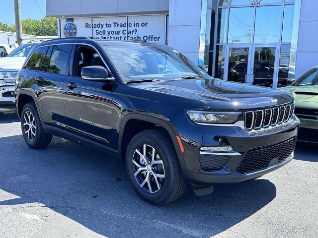 new 2024 Jeep Grand Cherokee car, priced at $39,495